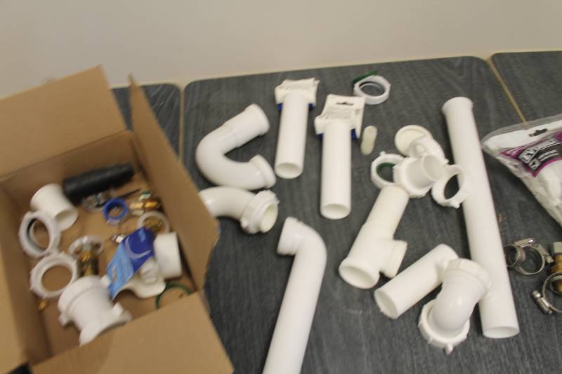 lot 78 image: Pluming Supply Lot
