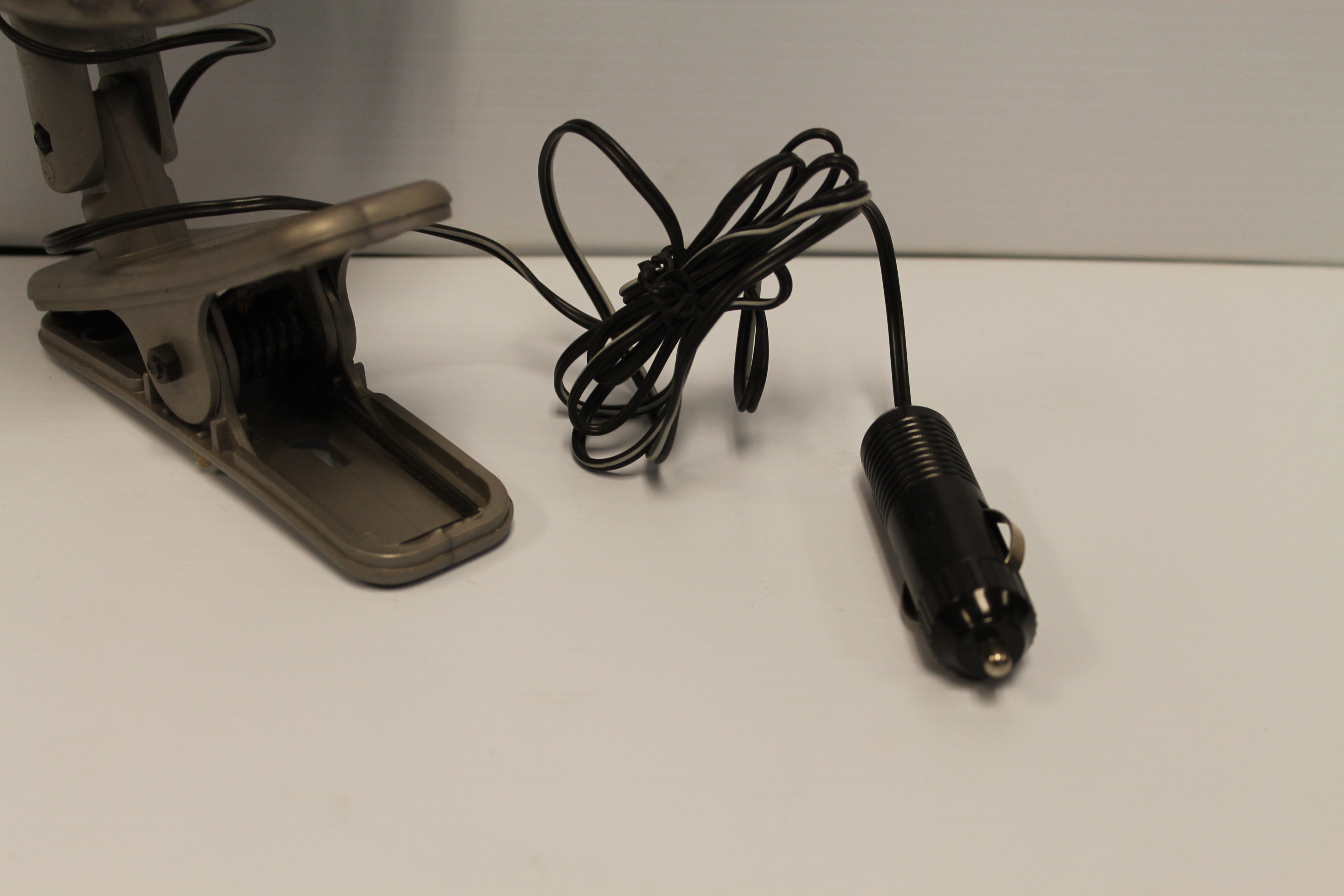 lot 83 image: 5 Car Cooling Fan, 12 V DC, 4.4 W