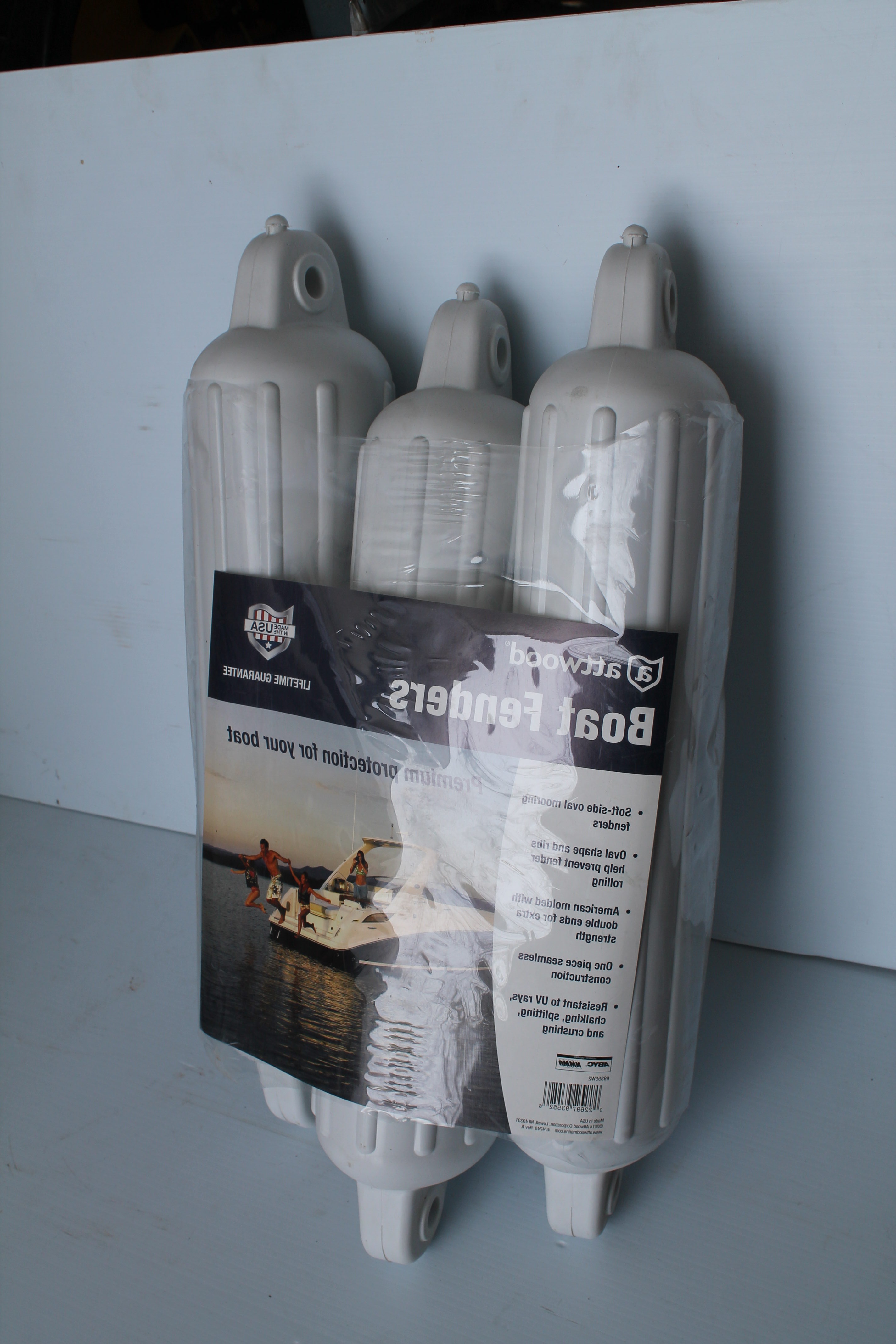lot 49 image: Boat Fenders Lot Of 3 Fenders
