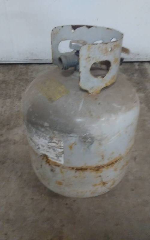 lot 10 image: 20-Lb Propane Tank
