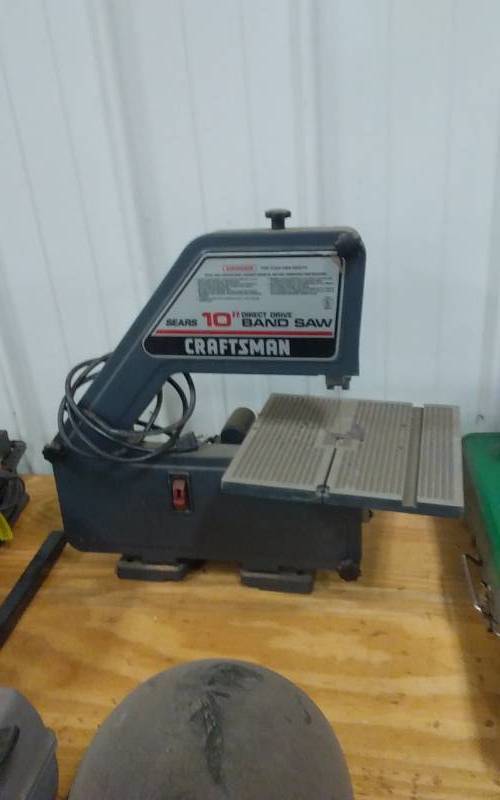 lot 16 image: Craftsman 10-Inch Band Saw