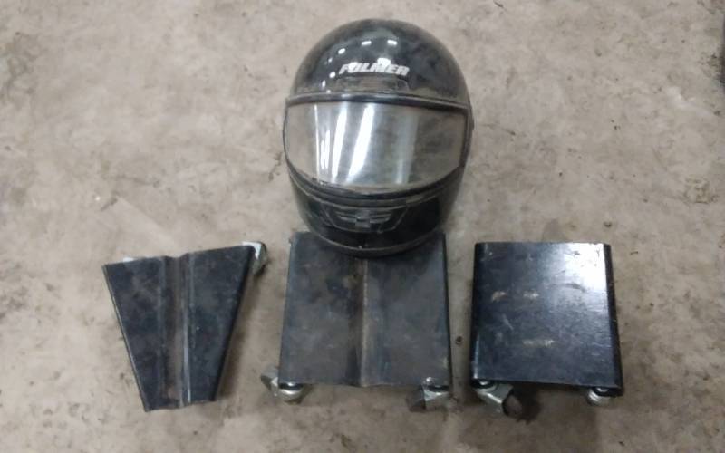 lot 17 image: Snowmobile Dollies, Full Face Helmet Size XXL
