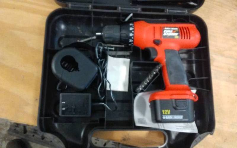 lot 19 image: Firestorm 12V Cordless Drill With Battery & Charger