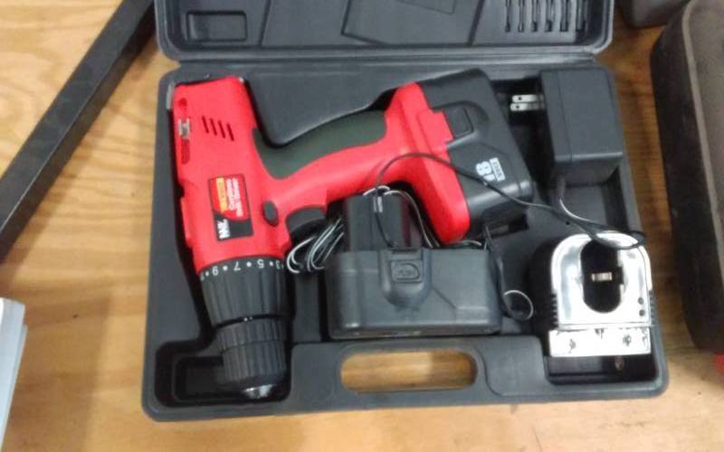 lot 20 image: MIT 18V Cordless Drill With Battery & Charger