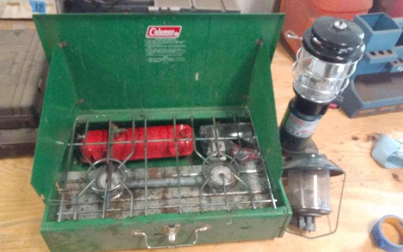 lot 22 image: Coleman Kerosene Camp Stove, 2-Lanterns
