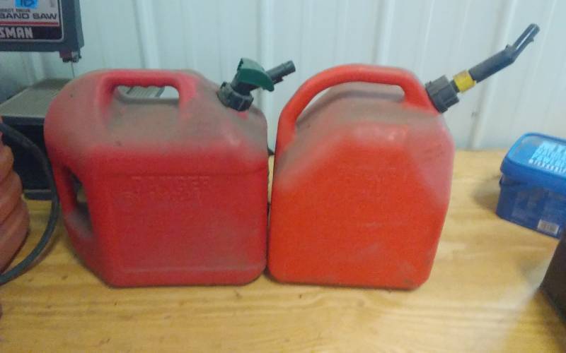 lot 25 image: 2-5 Gallon Gas Cans