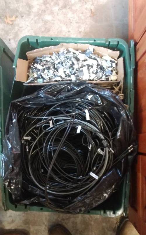 lot 33 image: 200 Cable Locks