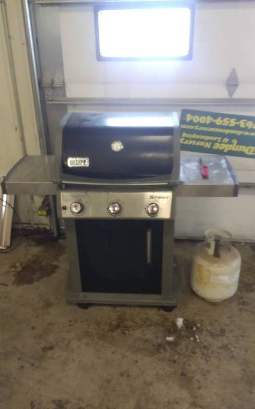 lot 49 image: Weber Spirit Propane Grill With Tank