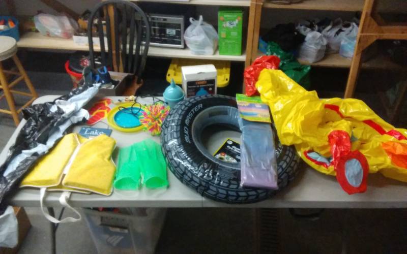 lot 47 image: Big Inflatable Submarine, Other Inflatables, Air Pump, Swim Fins, Vest