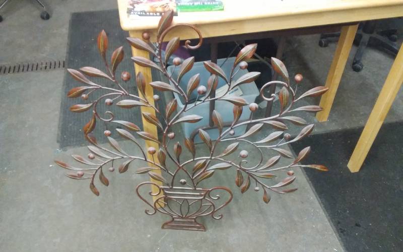 lot 50 image: Large Metal Wall Sculpture