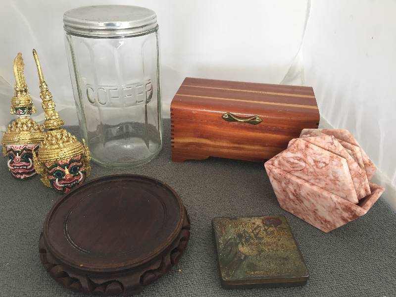 lot 89 image: Vintage Finds