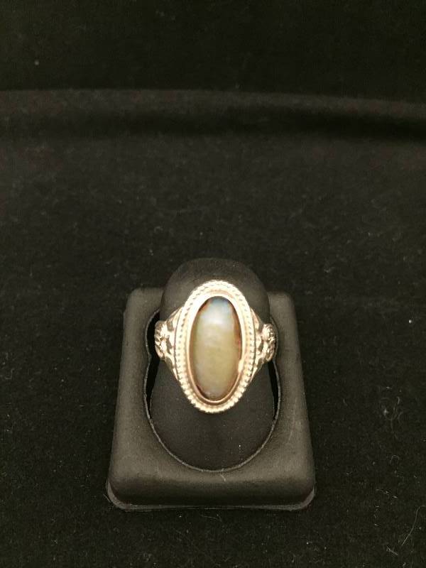 lot 23 image: Sterling Silver Pink Opalish Stone Ring