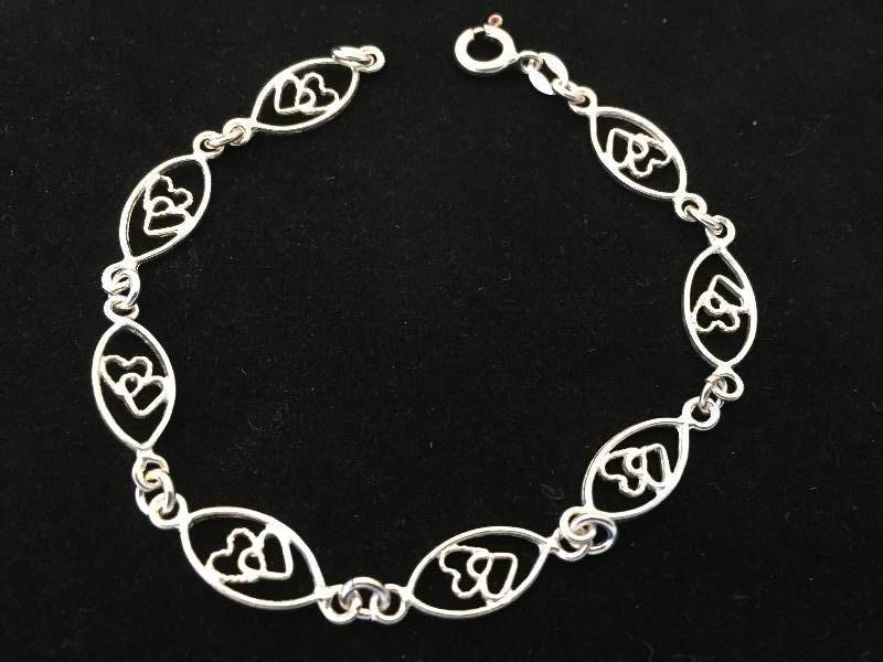 lot 61 image: Sterling Silver Heart Bracelet - 7.25 long