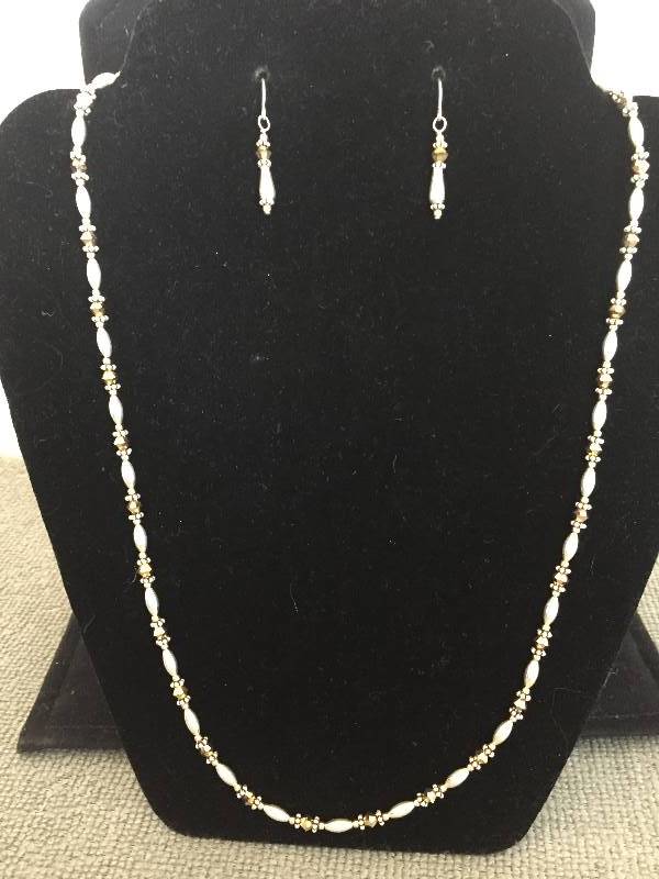 lot 72 image: Sterling Silver & Crystal Necklace & Pierced Earring Set