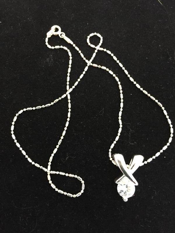 lot 113 image: Sterling Silver Necklace w Pendant