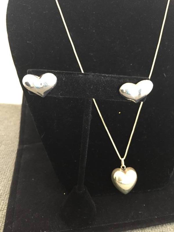 lot 142 image: Sterling Silver Puffy Heart Necklace & Matching Pierced Earrings