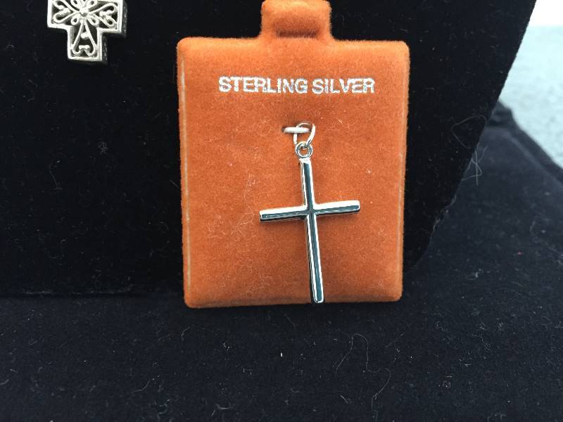 lot 150 image: Sterling Silver Reversible Cross Necklace & Cross Pendant