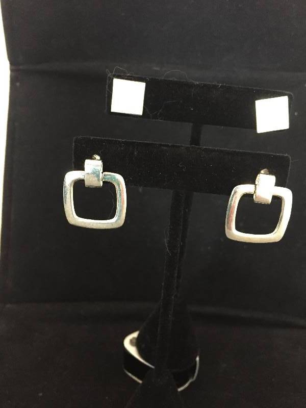 lot 46 image: 2 Pair Sterling Silver Pierced Earrings - Squares