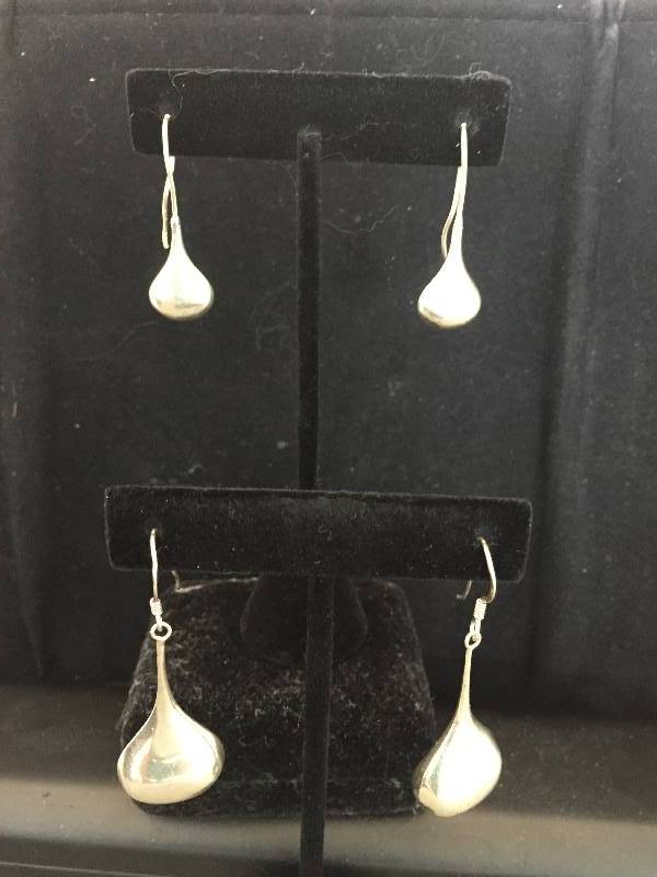 lot 73 image: 2 Pairs Long Sterling Silver Teardrop Earrings