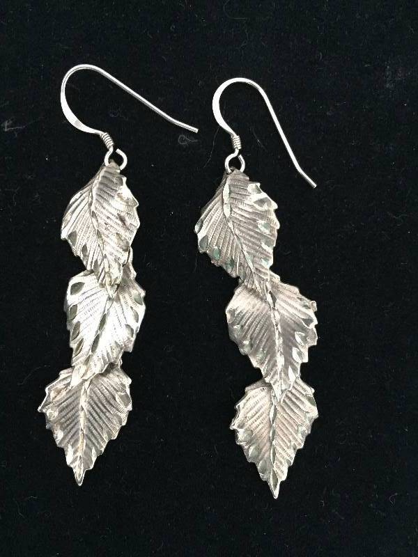 lot 83 image: Sterling Silver Pierced Earrings - drop leaf design