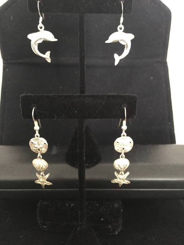 lot 99 image: 2 Pairs Sterling Silver Sealife Pierced Earrings