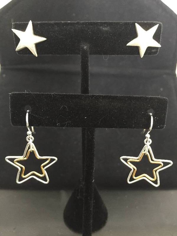 lot 104 image: 2 Pairs Sterling Silver Earrings - Stars