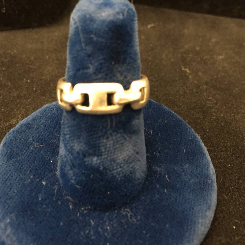 lot 144 image: Sterling Silver Chain-like Ring