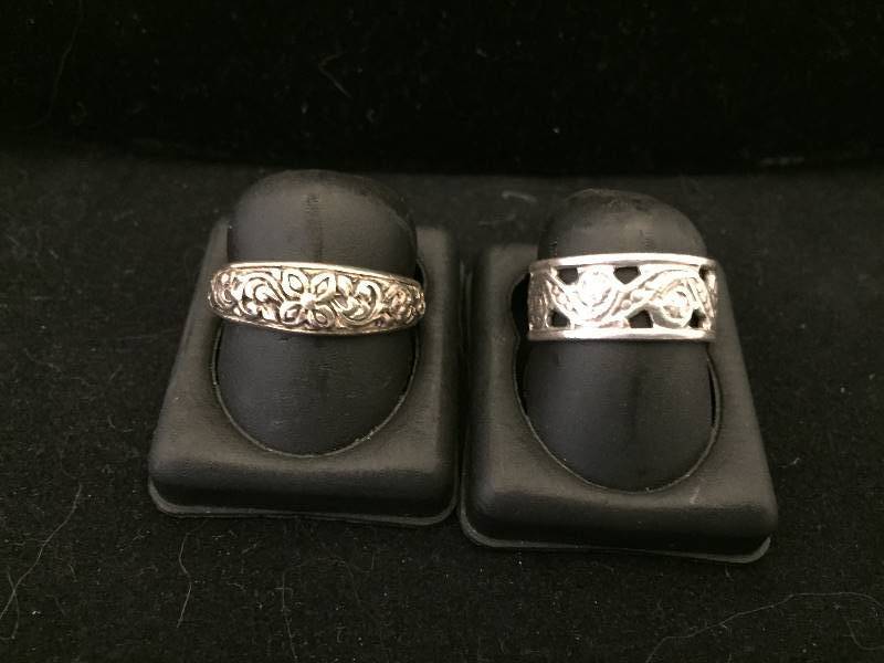 lot 134 image: 2 Sterling Silver Bands Rings