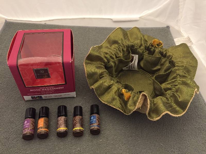 lot 143 image: NEW Urban Wellness Mood Management On The Go - Aromatherapy Spot Rollers