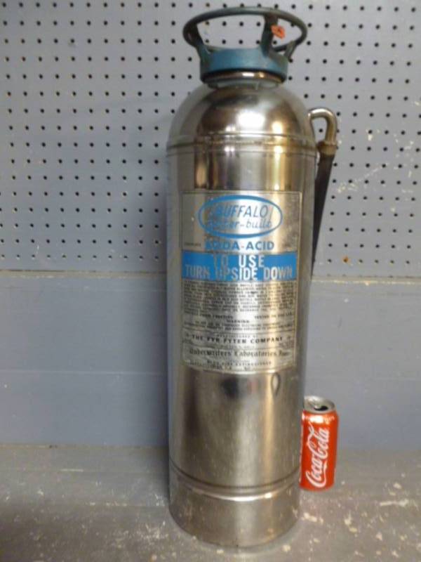lot 2 image: Vintage Fire Extinguisher