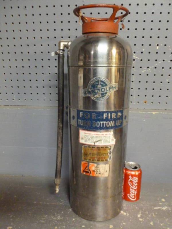 lot 3 image: Vintage Fire Extinguisher