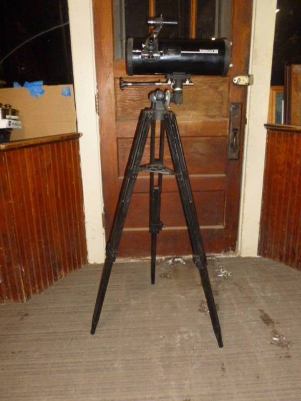 lot 4 image: Telescope