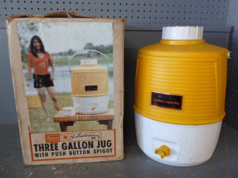 lot 46 image: Vintage Water Jug