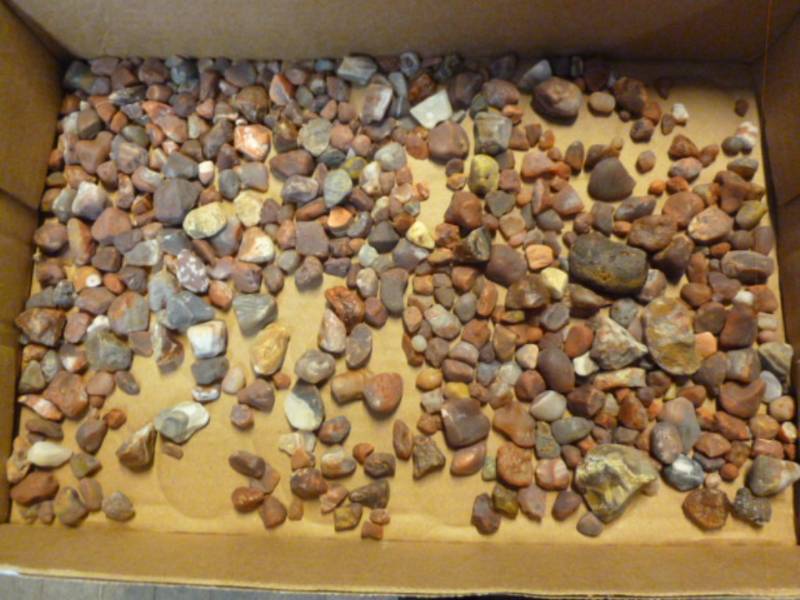 lot 49 image: Agates