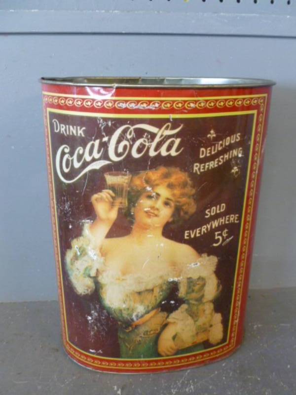 lot 62 image: Coca-Cola Collectible