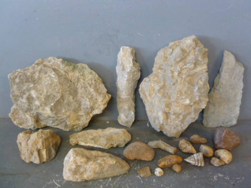 lot 69 image: Collector Rocks