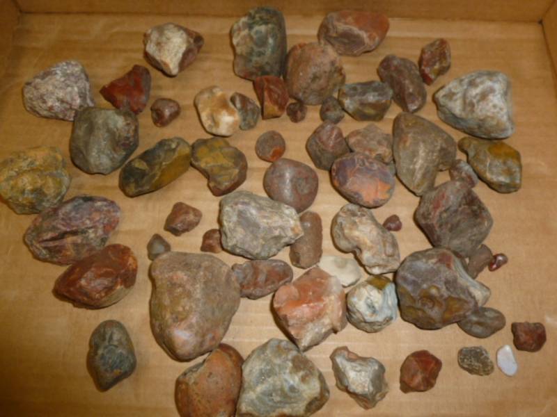 lot 71 image: Agates