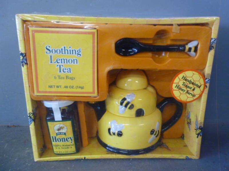 lot 81 image: New Teapot