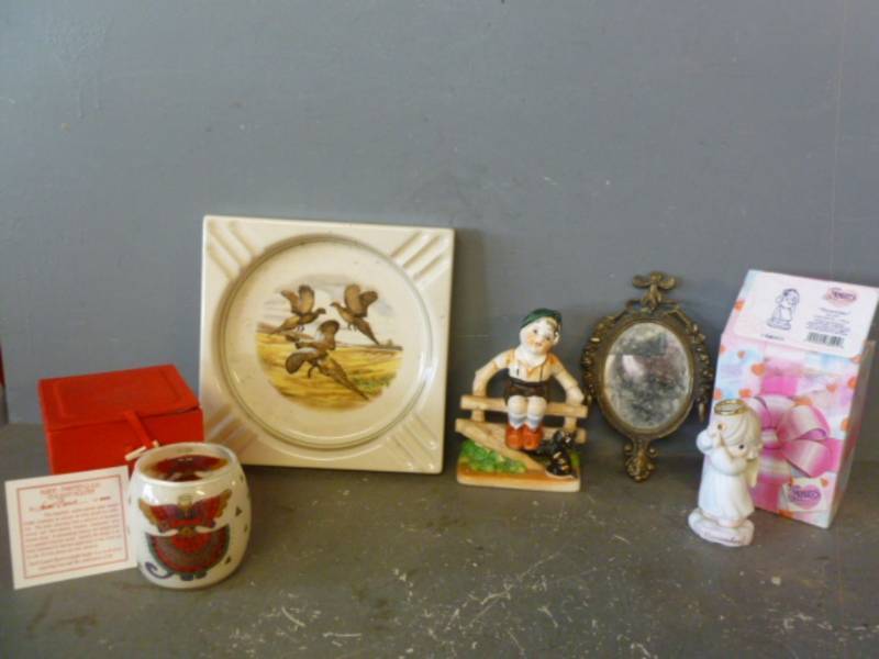 lot 82 image: Vintage Items