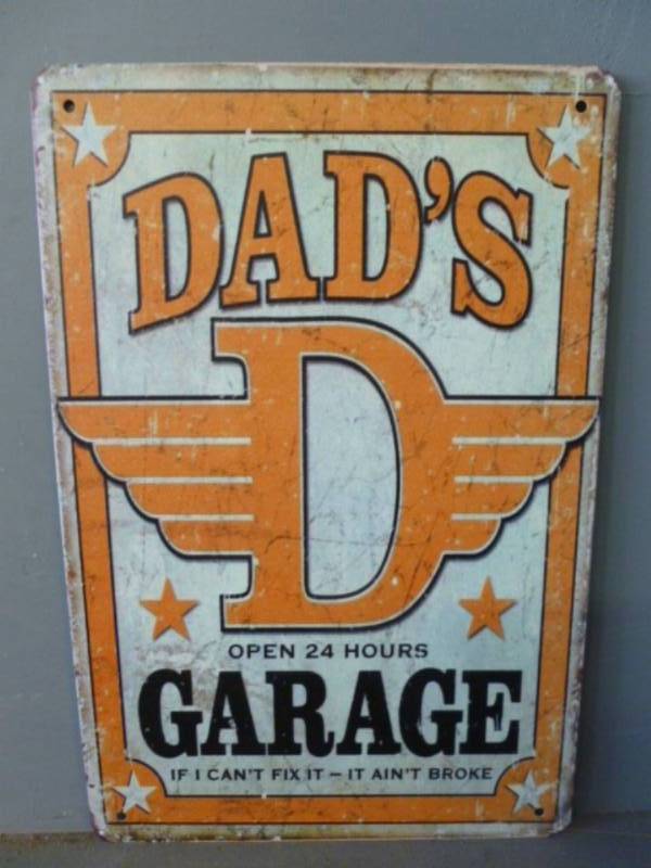 lot 105 image: Sign