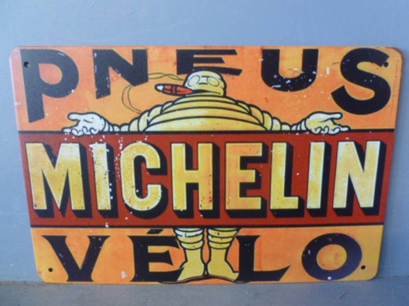lot 106 image: Sign