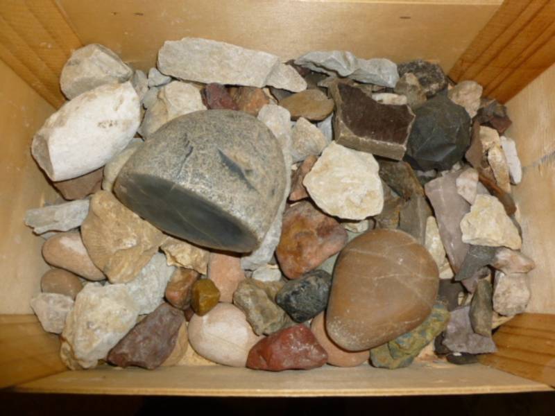lot 113 image: Collector Rocks
