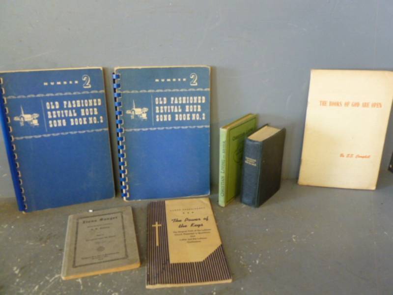 lot 121 image: Vintage Booklets