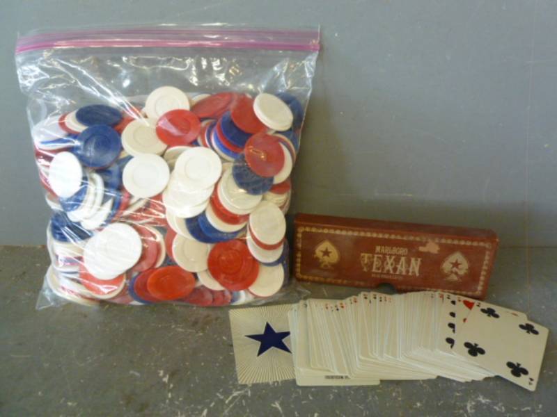 lot 147 image: Poker Chips