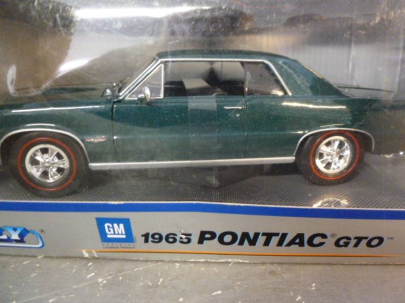 lot 156 image: Die Cast Metal Car