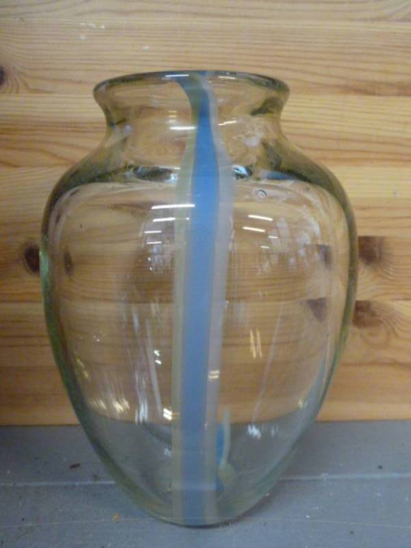 lot 197 image: Hand Blown Vase