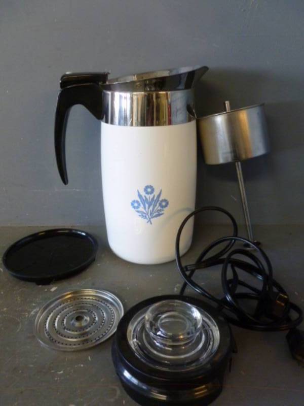 lot 200 image: Vintage Corning Ware