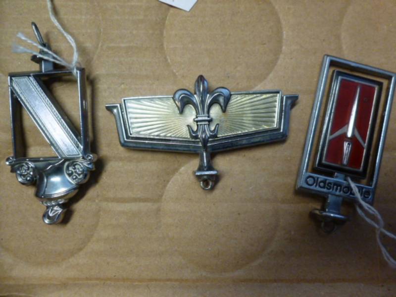 lot 211 image: Vintage Car Hood Ornaments