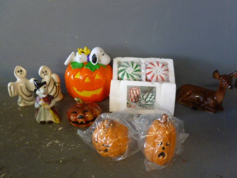 lot 222 image: Salt & Pepper Shaker Sets