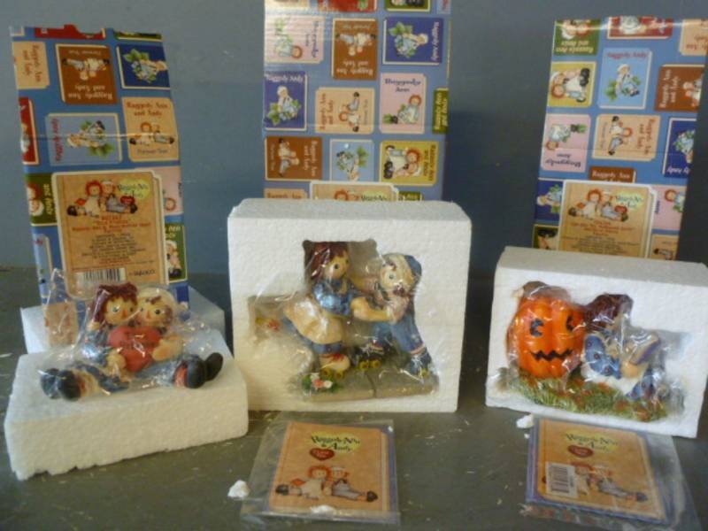 lot 228 image: Collectible